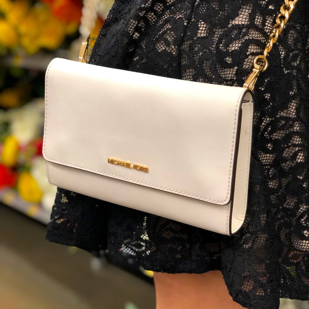 💥Moving to @the_bag_guy💥Michael Kors - Crossbody - White
